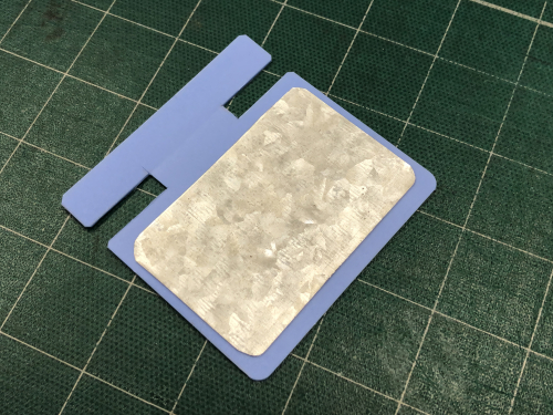 プラスチック製シートにブリキを接着した写真